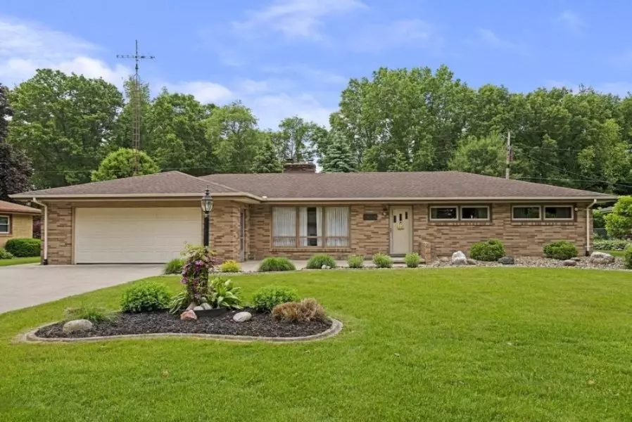 St. Joseph, MI 49085,1042 Carley Lane