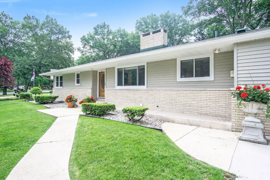 477 Wellesley Drive, Norton Shores, MI 49441