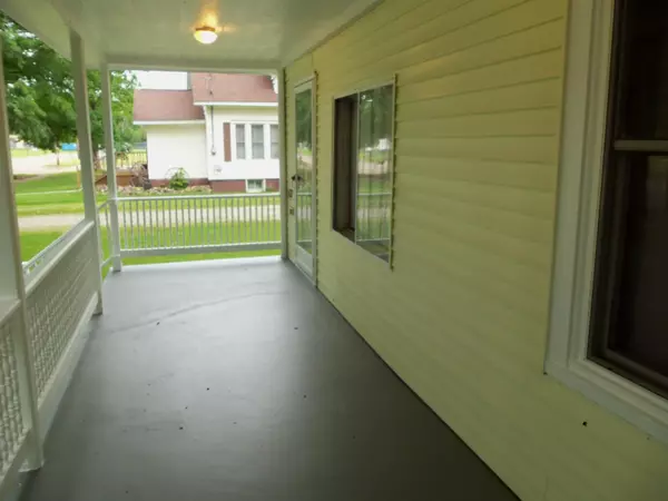 Bronson, MI 49028,422 N Walker Street