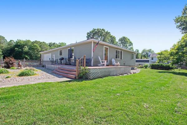 15392 Pruin Street, Spring Lake, MI 49456