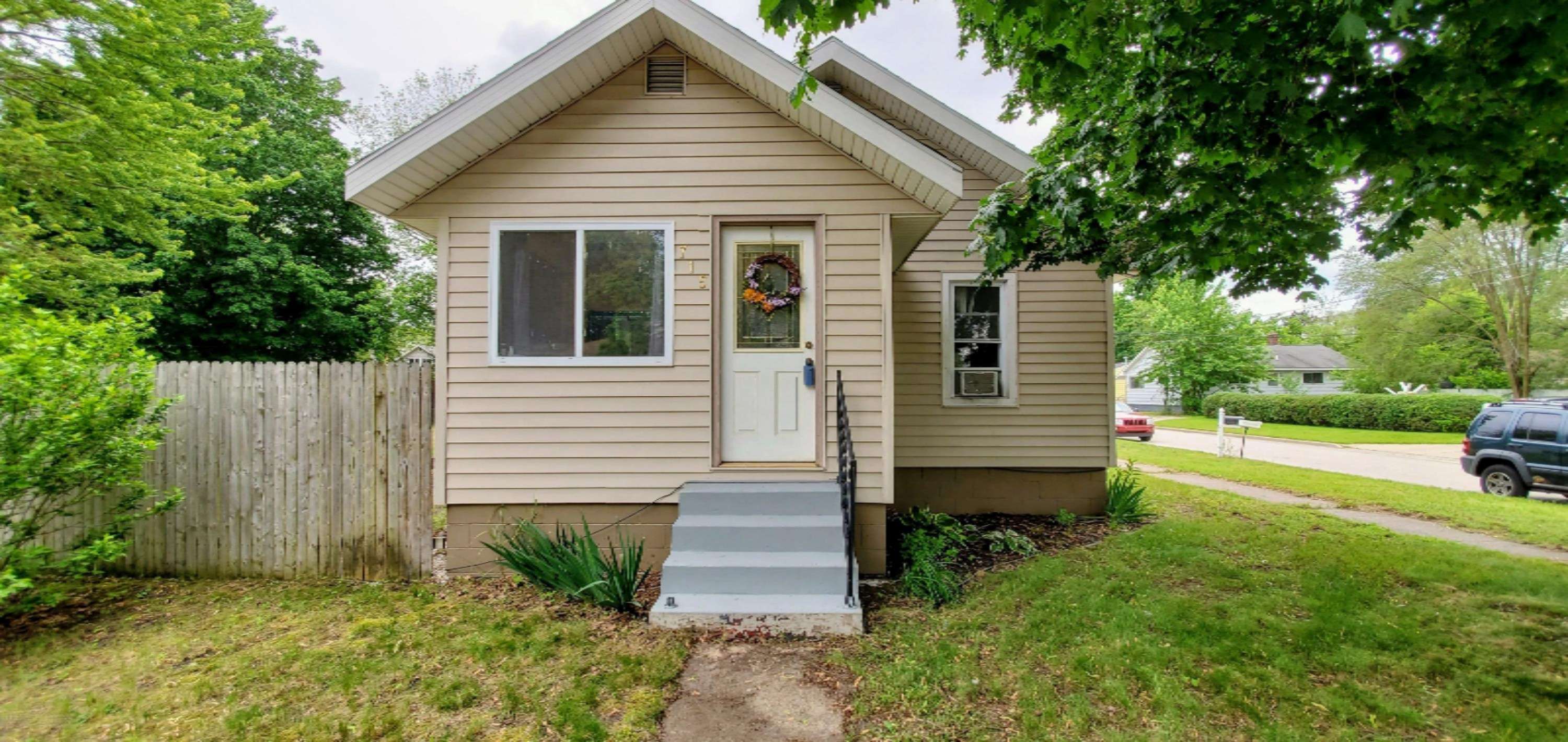 715 Lyman Avenue, Muskegon, MI 49441
