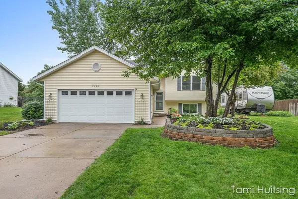 7720 Bass Creek Drive, Hudsonville, MI 49426