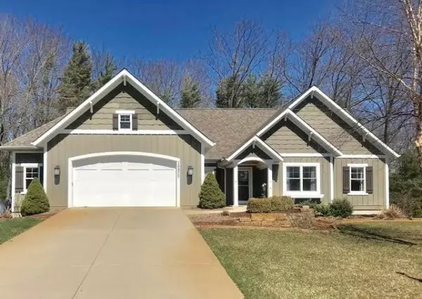 16823 Watersedge Drive, Grand Haven, MI 49417
