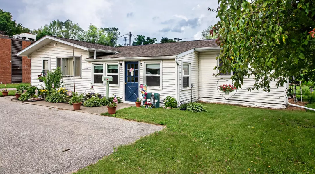 421 S Center Street, Hartford, MI 49057