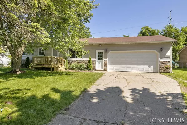 253 Andover SE Street, Kentwood, MI 49548