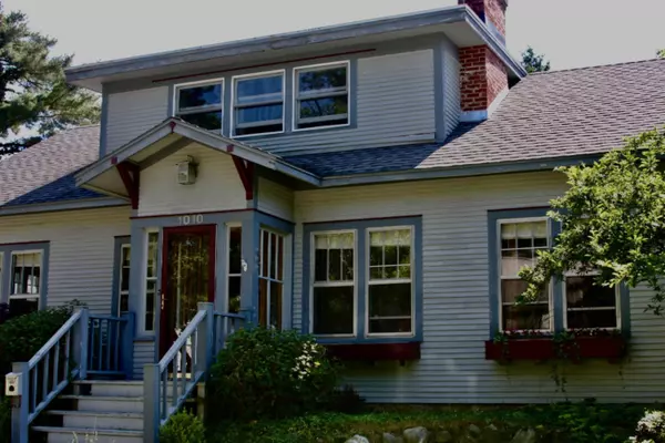 1010 Sheldon Road, Grand Haven, MI 49417
