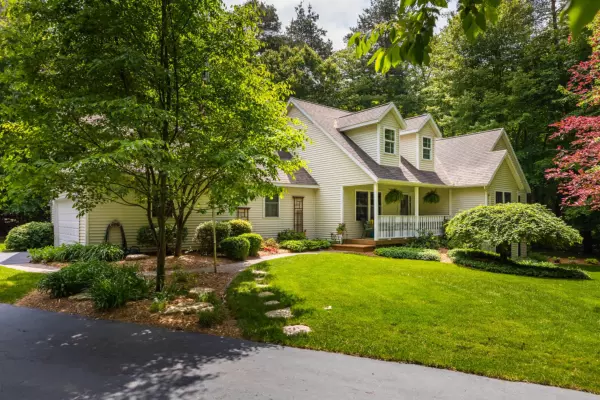Ada, MI 49301,3298 BLOOMINGTON HILLS Drive