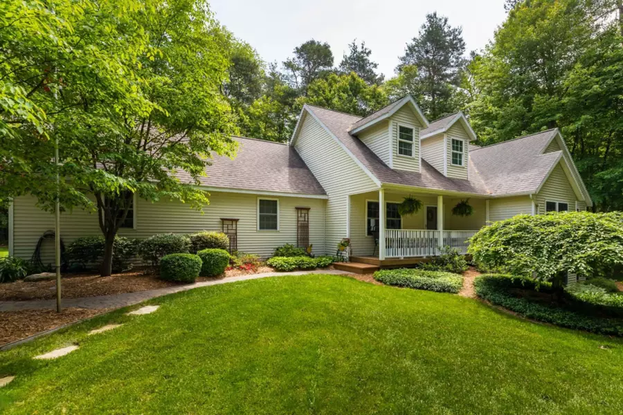 3298 BLOOMINGTON HILLS Drive, Ada, MI 49301