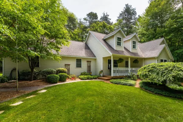 Ada, MI 49301,3298 BLOOMINGTON HILLS Drive