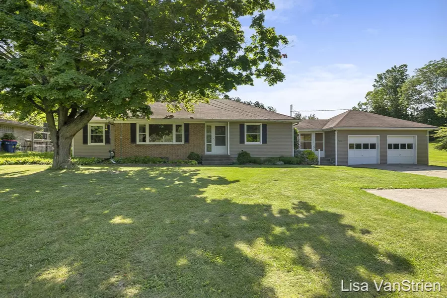 906 Maryland NE Avenue, Grand Rapids, MI 49505