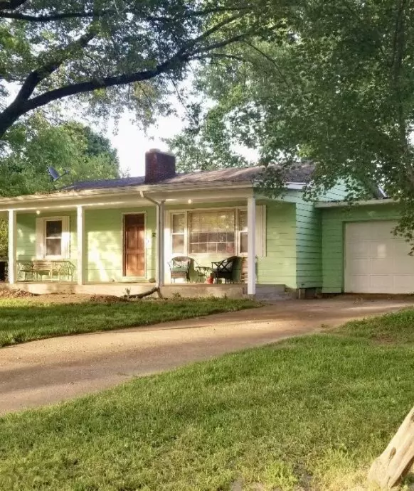 687 O'Brien Dr, Benton Harbor, MI 49022