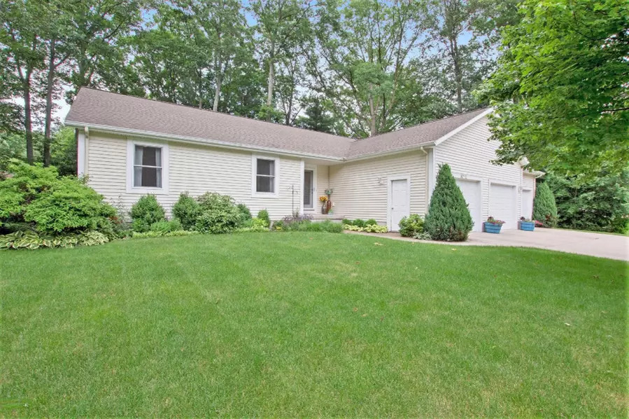 6712 E Point Drive, Fruitport, MI 49415
