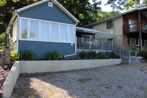 Jerome, MI 49249,9566 Lakeview Drive