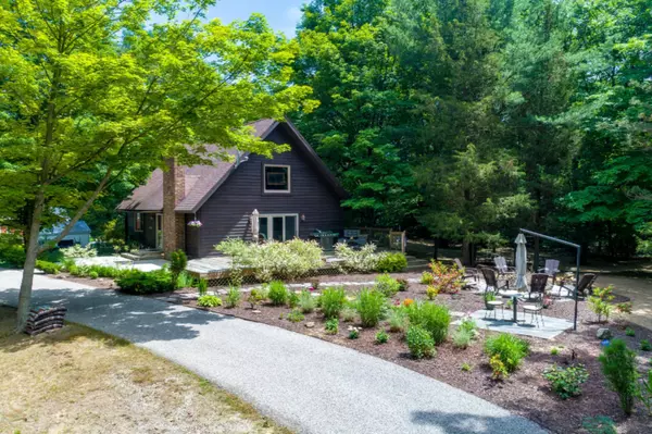9895 Beach Ridge Court, West Olive, MI 49460