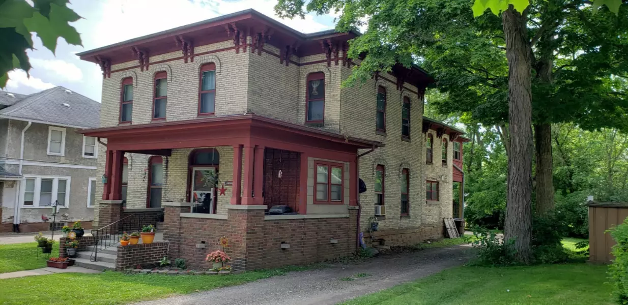 215 N Jackson Street, Ionia, MI 48846