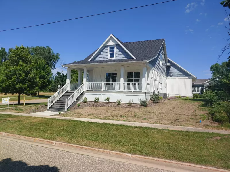 955 St Joseph Street, South Haven, MI 49090