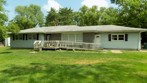Baroda, MI 49101,10678 Singer Lake Road