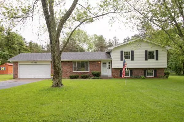 40781 Riverdale Drive, Paw Paw, MI 49079