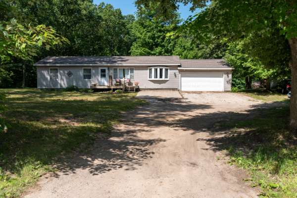 5163 Dalson Road, Twin Lake, MI 49457