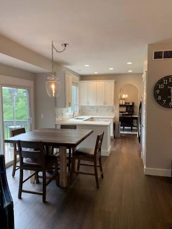 Ada, MI 49301,5333 Maple Hill Avenue SE SE Hill