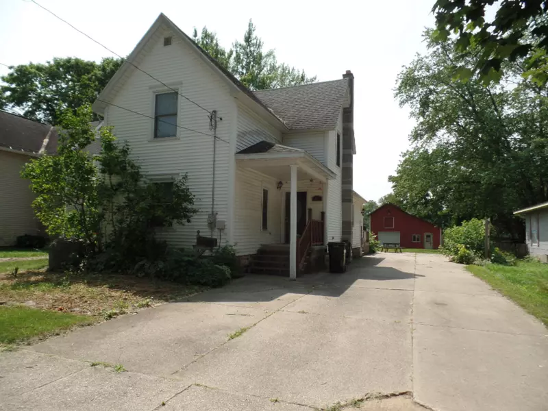 917 sixth Avenue, Lake Odessa, MI 48849