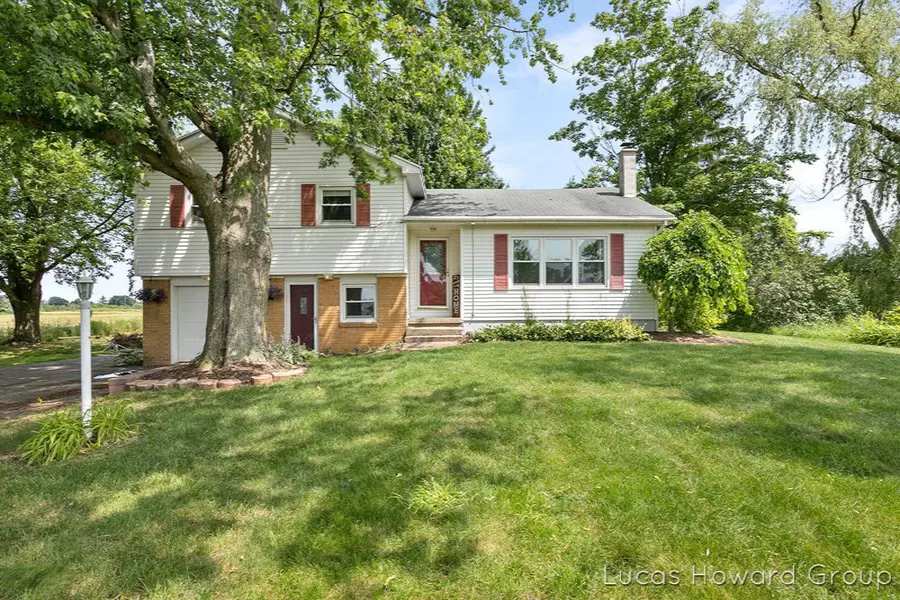 8639 Taylor Street, Zeeland, MI 49464