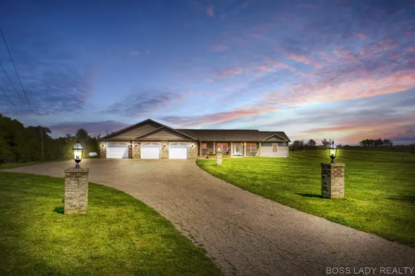 Kent City, MI 49330,16988 Kenowa Avenue