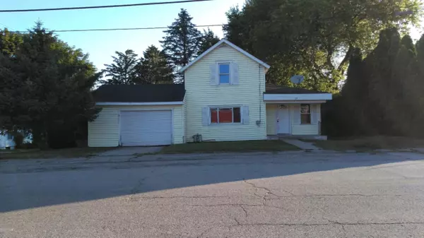 27 W Wood Street, Newaygo, MI 49337