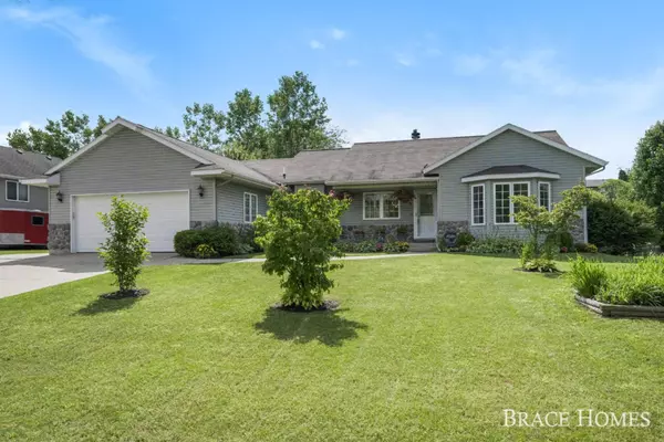 3693 Brambleberry NW Drive, Comstock Park, MI 49321