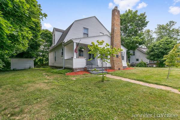 74 N Main Street, Casnovia, MI 49318