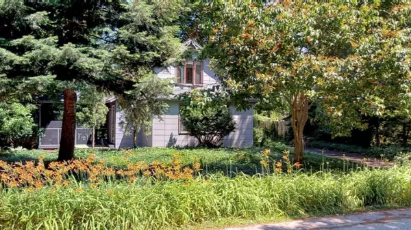 548 Hoffman Street, Saugatuck, MI 49453