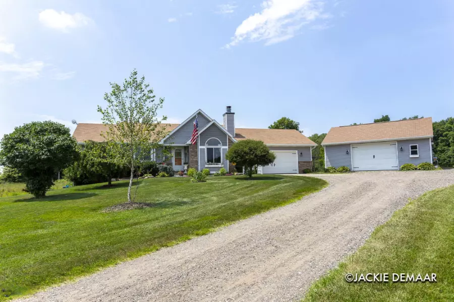15575 40th Avenue Avenue, Coopersville, MI 49404