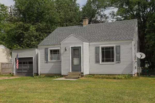 1827 Apple Street, Portage, MI 49002