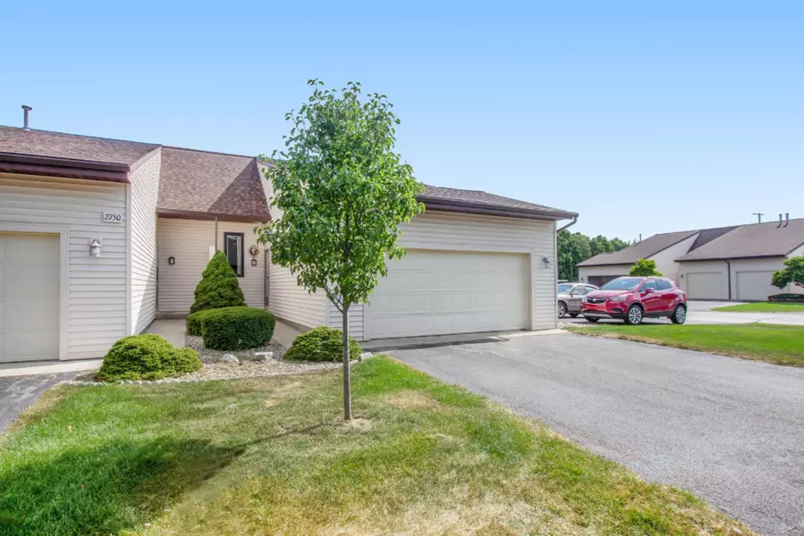 2752 Stonebluff SW Drive #99, Wyoming, MI 49519
