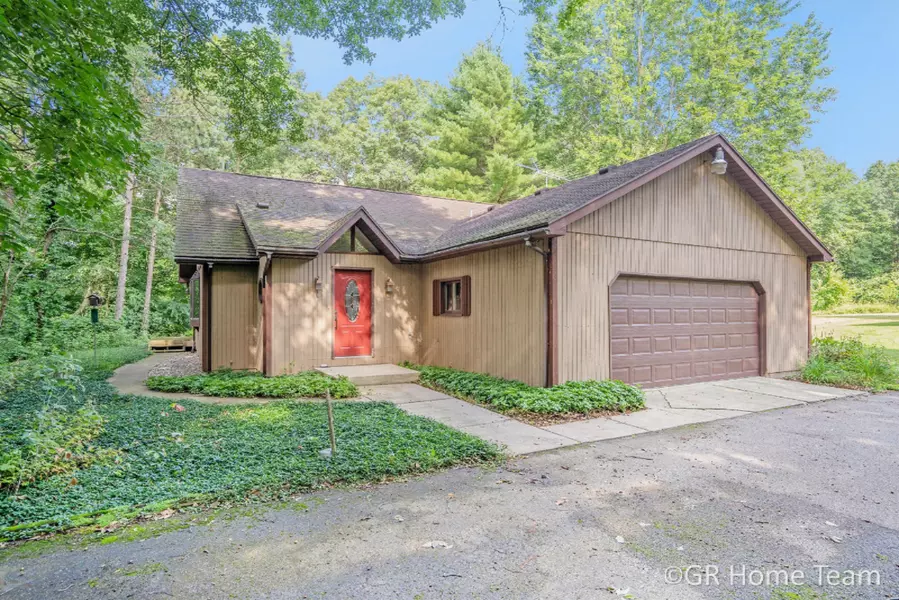 1551 Sargent SE Avenue, Ada, MI 49301