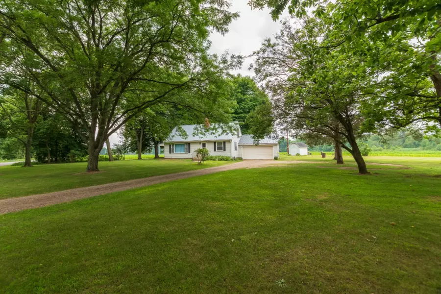 60486 Constantine Road, Three Rivers, MI 49093