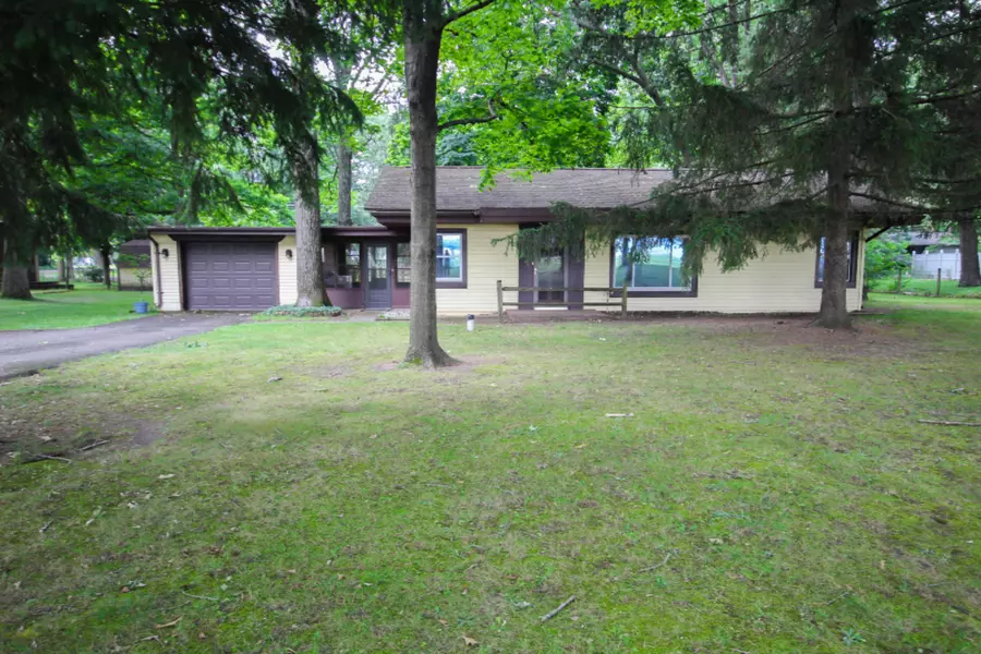 18915 M-60, Three Rivers, MI 49093