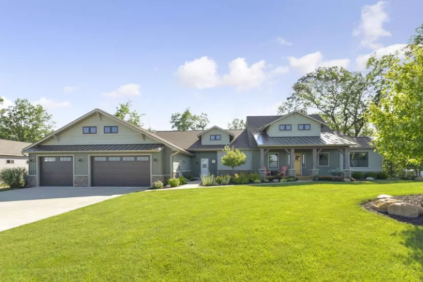 2772 Geneva Lake Drive, Shelbyville, MI 49344