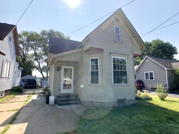 607 Kosciusko Street, Manistee, MI 49660