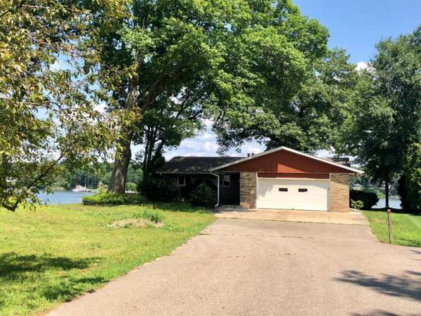 17868 W Spring Lake Road, Spring Lake, MI 49456