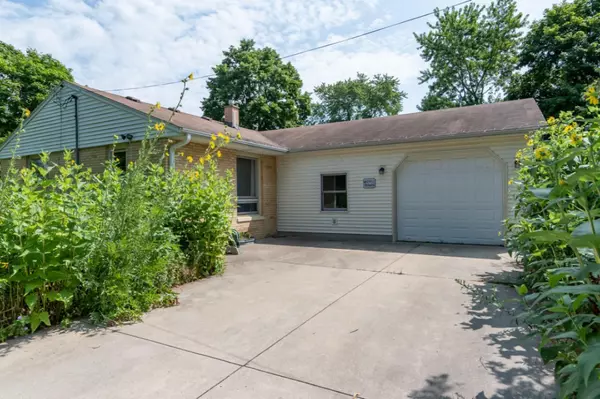 Paw Paw, MI 49079,415 North Street
