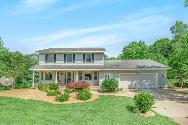 Ada, MI 49301,6246 Knapp NE Street