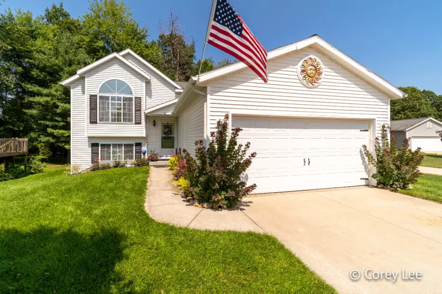 1204 Tamarack Court, Greenville, MI 48838