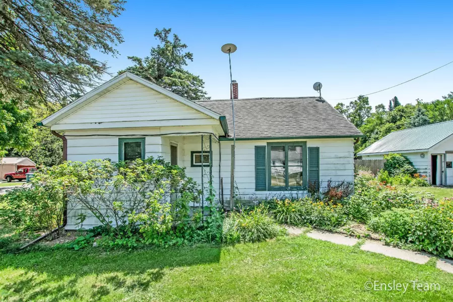 332 Evergreen Street, Sheridan, MI 48884