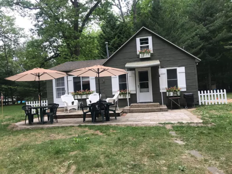 705 N Rush Street, Pentwater, MI 49449