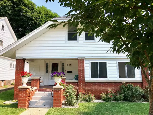 9 W Sharp Street, Hillsdale, MI 49242