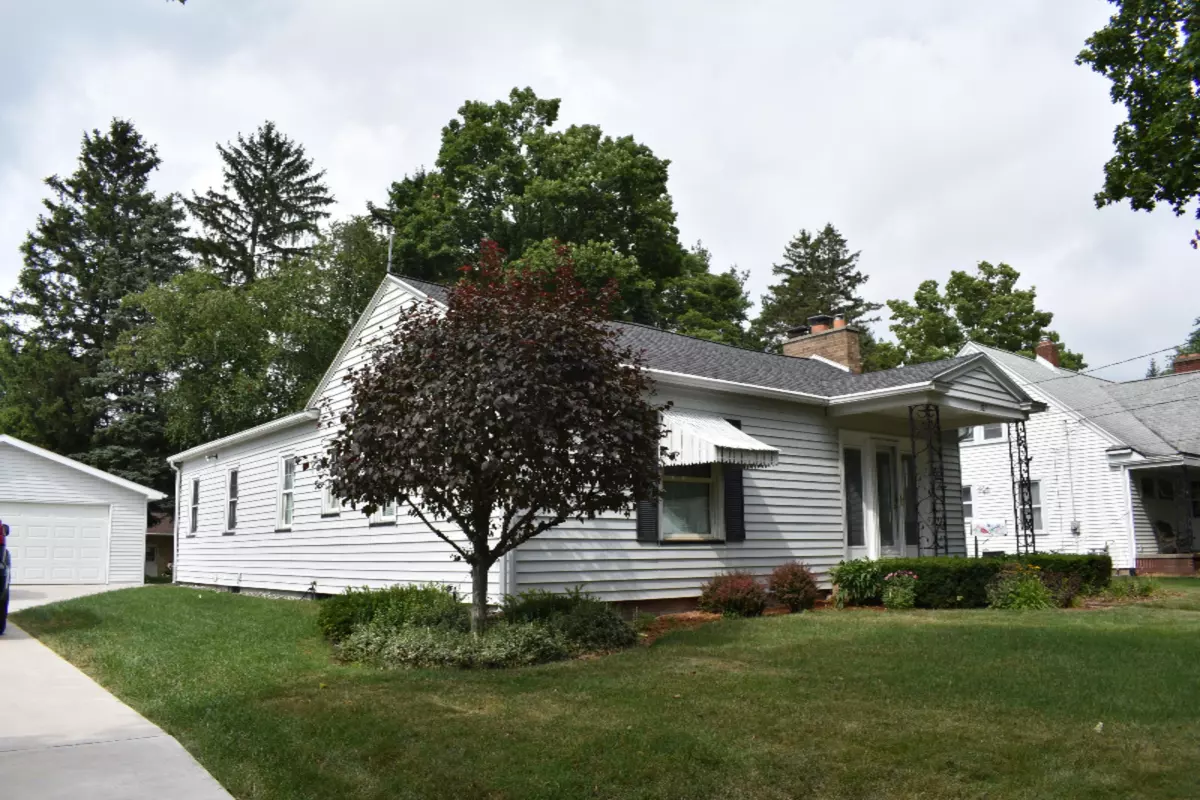 Fremont, MI 49412,327 E Oak Street