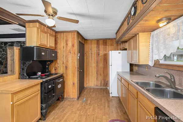 Saranac, MI 48881,7408 W Peck Lake Road