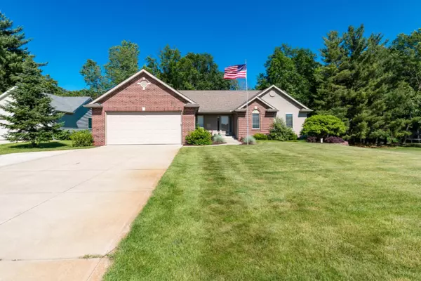 69551 Fox Crossing, Edwardsburg, MI 49112