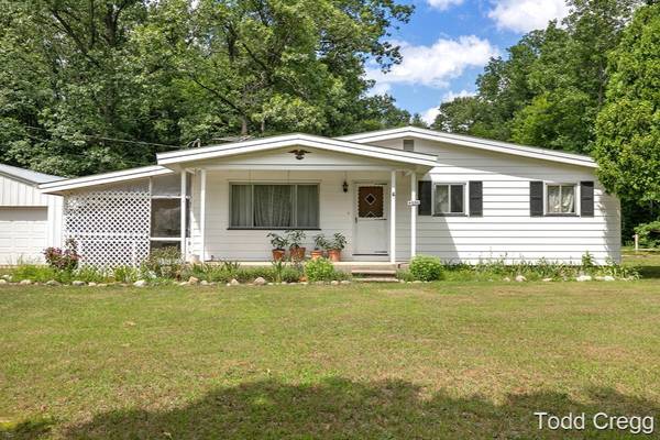 6900 Ryerson Road, Twin Lake, MI 49457